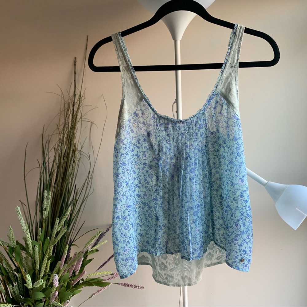Abercrombie & Fitch pretty flowy tank // print